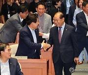 황우여, TK 찾아 홍준표·이철우 면담…6·25 행사도 참석