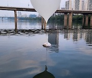 합참 “北 오물풍선 250여개 살포…서울·경기북부 100여개 낙하”