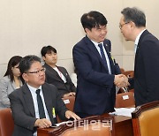 [포토]복지위 전체회의 참석한 박민수-임현택