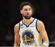 [NBA] “반드시 돌아오길 바란다” GSW 커 감독, 탐슨과 재계약 강력히 희망