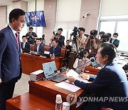 국힘 "민주, 방송3법 법사위 날치기"…정청래 윤리위 제소 방침