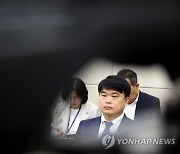 "내게 미친 여자라고"...진땀 흘린 의협회장