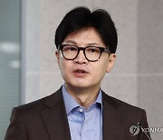 전대 새변수 ‘한동훈 팬덤’… 이재명 미워하며 닮나