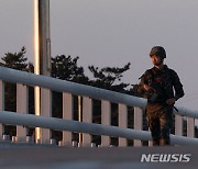 '서북도서 경계근무 서는 해병대원'