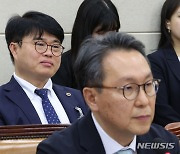 청문회 출석한 임현택 의협회장-박민수 차관