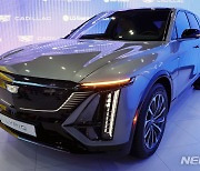 공개되는 캐딜락의 첫 전기 SUV 리릭