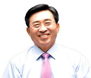 김춘진 aT 사장, 자신 출판기념회에 직원 참석 유도 혐의로 고발 당해