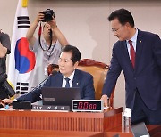 與, 정청래 법사위원장 윤리위 제소키로…“고압적 태도 분노”