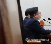 답변하는 임현택 의협 회장