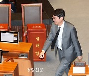 김웅 “한동훈 캠프 인물난인 듯···김건희 라인이란 사람도 들어가”