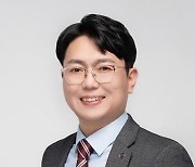 제자에게 “나의 여신님” 박정현 교총 회장, 당선 일주일 만에 사퇴