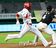 [MD포토] 전민재 '간발의 차'