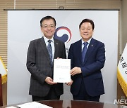 박완수 경남지사, 경제부총리에 내년 국비 사업 856억 건의