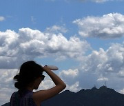 금요일(28일) 낮 최고 33℃ 더위…오전까지 남부·제주 ‘비’