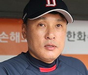 [포토S] 인터뷰 하는 이승엽 감독