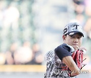 역투하는 LG 선발 이상영