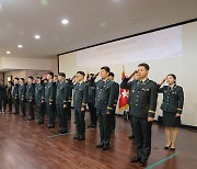 육군 56사단 '감동 전역식'…신임 장교들과 소통하며 군생활 마무리