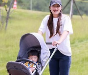 [STN포토]박희영, 오늘은 애기랑 주영이 응원왔어요