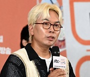 김태호 "나영석 PD와 경쟁? 금요일 예능 황금 상권 만들어줘 감사할 뿐"(라디오쇼)[종합]