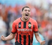 야고가 뭐길래…강원-울산 장외 신경전 점입가경 “FIFA 제소까지”