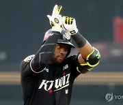 '19안타 홈런 3방' KT, SSG에 16-8로 대승… 위닝 시리즈 챙겼다