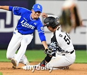 [MD포토] 강백호 '기습 도루 성공'