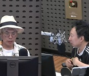 김태호 PD “나영석 PD와 경쟁? 금요일 예능 황금 상권 열어줘 감사”(라디오쇼)