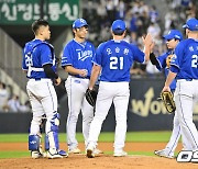 삼성, 2연패 끊고 2위 복귀...박진만 감독 "구자욱의 추가 타점, 주장이 치면 승리한다는 메시지를 전달해 스윕패를 막았다"