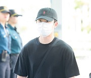 도경수,'멋진 올블랙 패션' [사진]