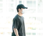 도경수,'편안한 패션으로 출국' [사진]