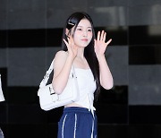 엔믹스 규진,'깜찍 손인사' [사진]