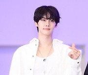 [TD포토] 제로베이스원 김규빈 '하트~'