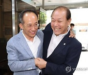 추경호 원내대표 만난 황우여 비대위원장