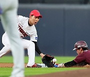 200도루 달성하는 김혜성