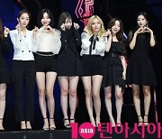 "울지마!" 러블리즈, 해체 3년 만에 완전체 무대에 눈물바다…유재석·하하 반색