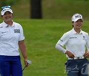 유해란·이소미, LPGA 투어 '팀 대회' 2라운드 9위…선두와 2타 차