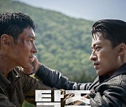 이제훈·구교환 '탈주', 개봉 D-4 영화 예매율 1위 등극