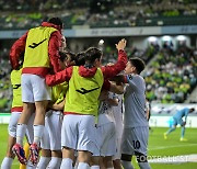 [포토] '3연승 이어간다' 환호하는 서울