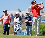 양용은, '메이저' US 시니어 오픈 2R 공동 9위로 도약…최경주 47위 [PGA]