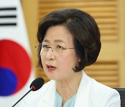 광주 찾은 추미애 “윤 정권 이후 모든 게 임계점 넘어”