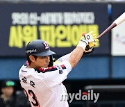 [MD포토] 강승호 '득점 찬스 만든 안타'