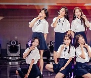 러블리즈, 3년 만에 완전체 무대에 '눈물바다'