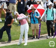 박현경, KLPGA 한국맥콜·모나 용평오픈 2R 선두 도약