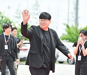 치즈몬스터 테스터훈,'여유로운 레드카펫' [사진]