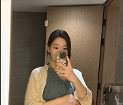 ‘윤남기♥’ 이다은, 남산만한 D라인에 손을 턱! 78kg 인증 “출산 임박”