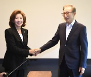 MB, 나경원 만나 “당정 힘 모아야… 분열되면 안 돼”