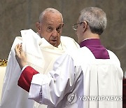 Vatican Pope Pallium