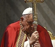 VATICAN POPE MASS