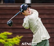 [STN포토]강하게 티샷 보내는 김재희