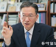 [월요 초대석]“민주당, 집권세력처럼 행동말고 겸손해야… 李대표, 반대자 포용을”